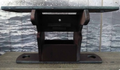 Столик для эхолота и аккумулятора на ликтрос (с держателем спиннингов) купить по выгодной цене 2 600 руб. в магазине RiverMart.ru